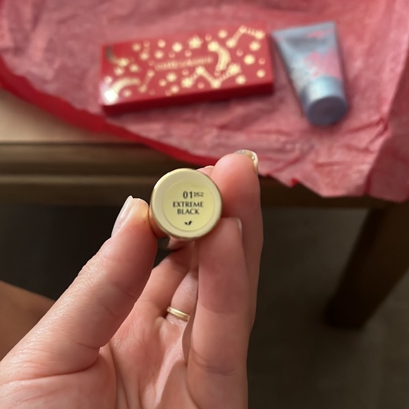 Estee Lauder Makeup Bundle! - Picture 4 of 9